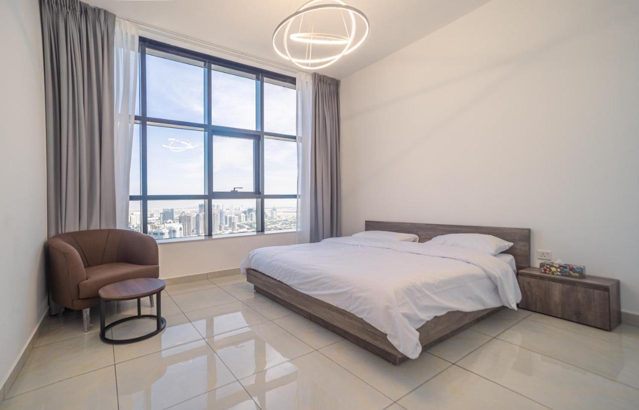 Sky View Tower Apartments Dubai Exterior foto
